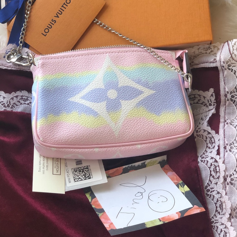 ❌SOLD❌Louis Vuitton Escale mini poschette